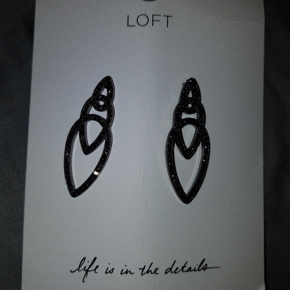 Loft black elegant earrings